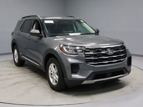 Certified 2025 Ford Explorer Active AWD/4WD image 1