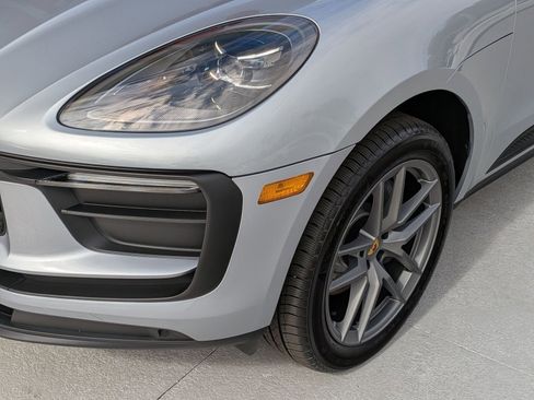 New 2026 Porsche Macan image 12
