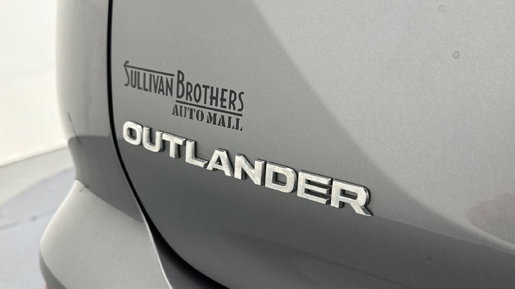 Used 2023 Mitsubishi Outlander SEL AWD/4WD image 19