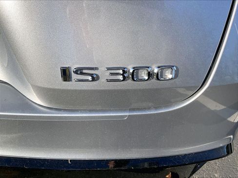Used 2025 Lexus IS 300 F Sport image 11