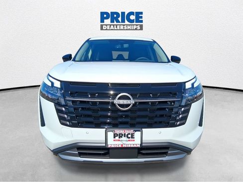 New 2026 Nissan Pathfinder SL AWD/4WD image 3