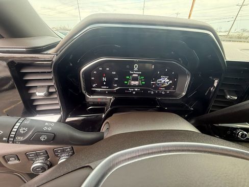 Used 2024 GMC Sierra 2500 SLT w/ SLT Premium Package image 17