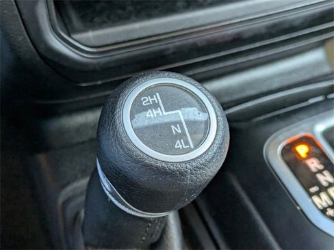 Used 2020 Jeep Wrangler Sport S image 23