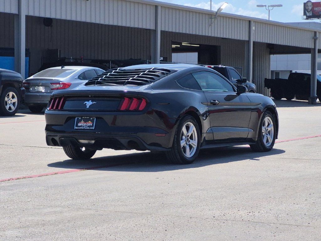 Used 2017 Ford Mustang Coupe RWD image 6