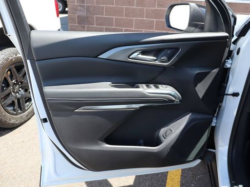 Used 2024 Chevrolet Traverse LT w/ LPO, Floor Liner Package FWD image 10
