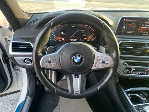 Used 2020 BMW 740i w/ M Sport Package image 23