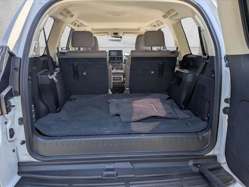 Used 2023 Lexus GX 460 Premium w/ Accessory Package image 6