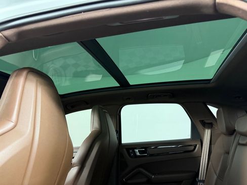 Used 2023 Porsche Cayenne S image 16