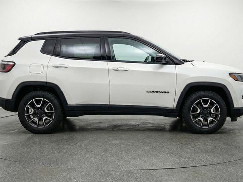 Used 2025 Jeep Compass Trailhawk w/ Trailer Tow Group image 11