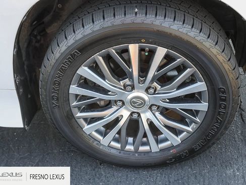 Used 2018 Lexus LX 570 4WD image 9