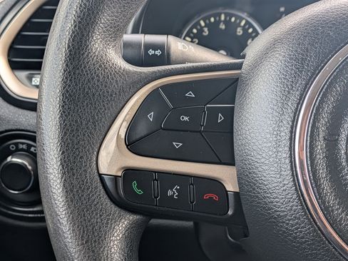 Used 2017 Jeep Renegade Sport w/ Power & Air Group image 18