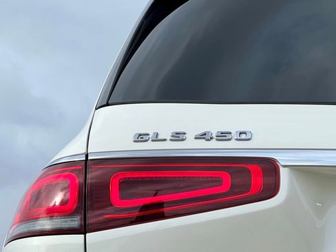 Certified 2022 Mercedes-Benz GLS 450 4MATIC image 11