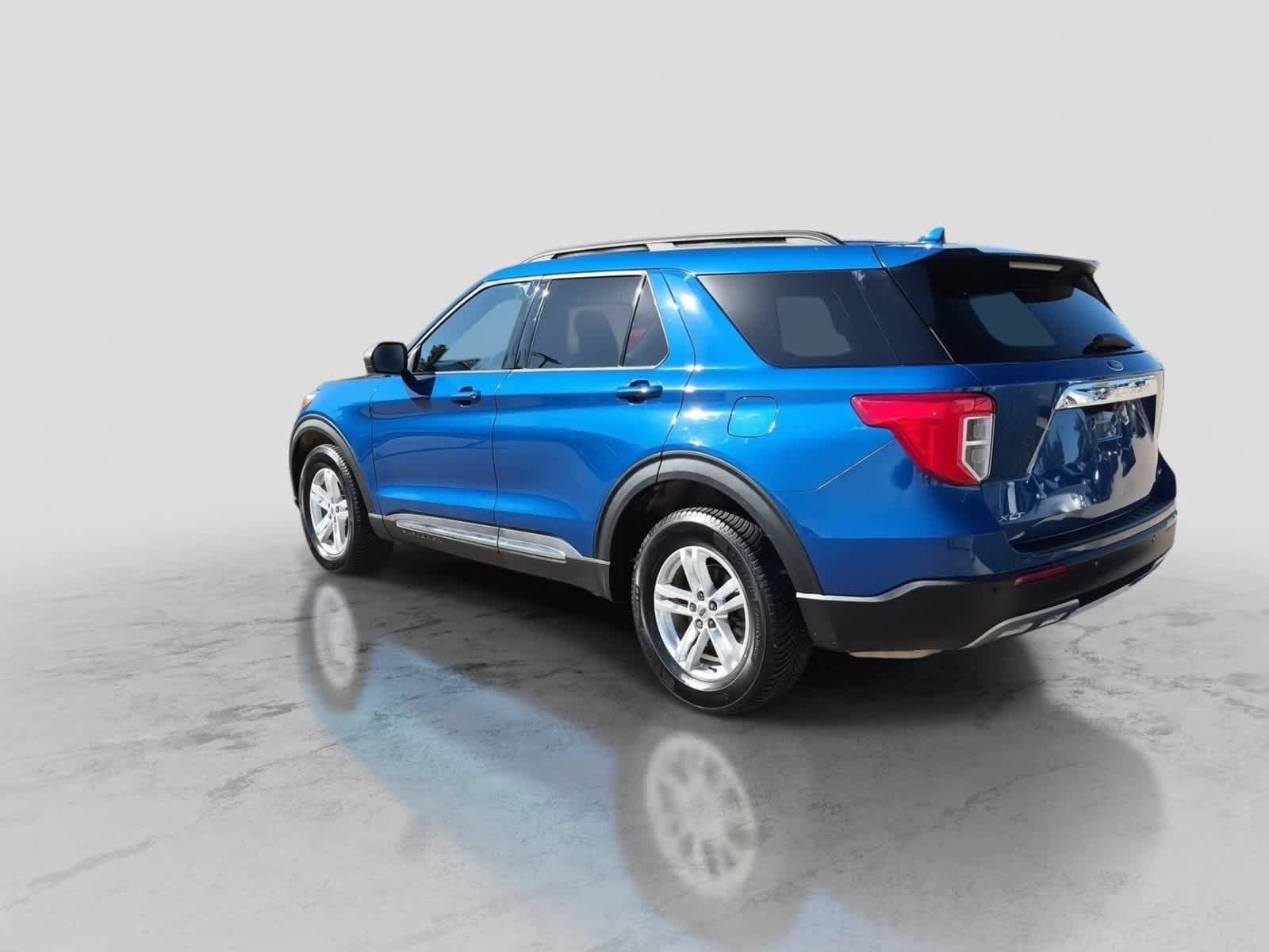 Used 2020 Ford Explorer XLT w/ Equipment Group 202A AWD/4WD image 6