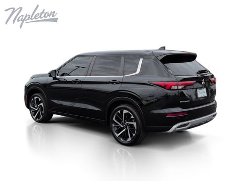 Used 2022 Mitsubishi Outlander SE AWD/4WD image 3