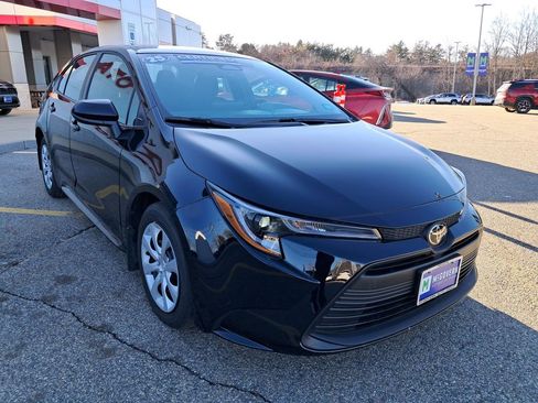 Used 2025 Toyota Corolla LE image 6