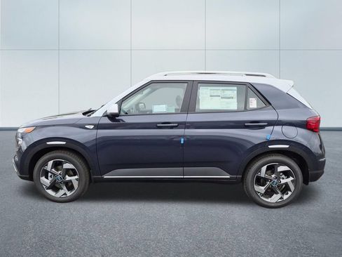 New 2026 Hyundai Venue SEL FWD image 3