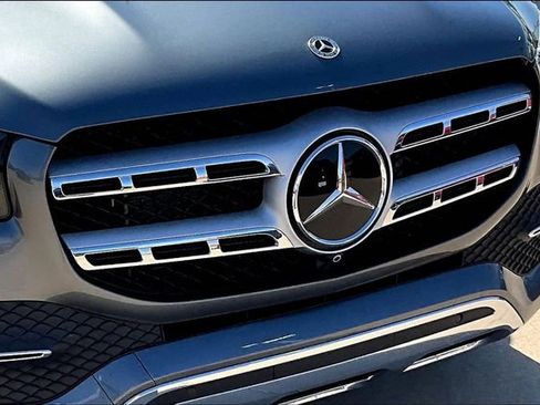 Used 2022 Mercedes-Benz GLS 450 4MATIC image 30