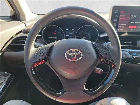 Used 2021 Toyota C-HR Limited image 17