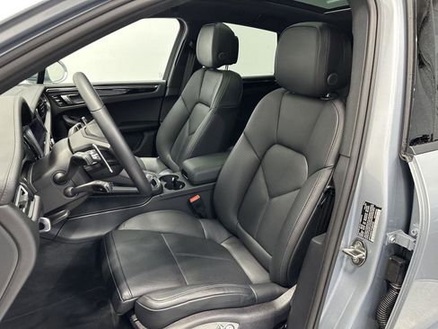 Certified 2026 Porsche Macan image 5