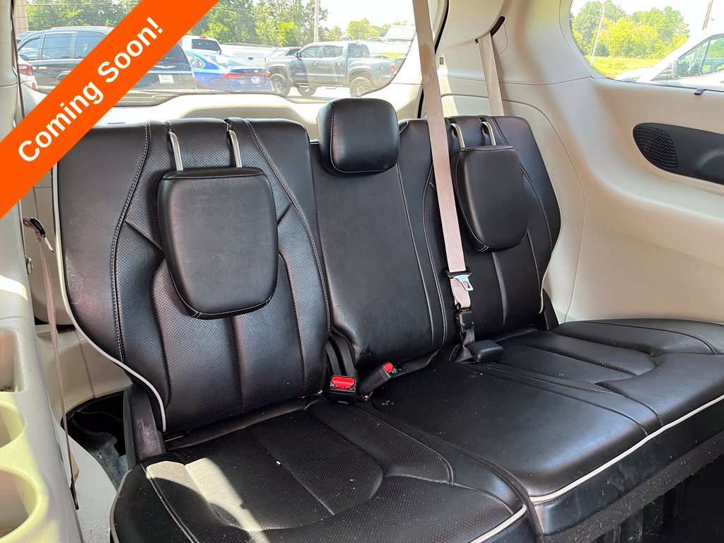 Used 2022 Chrysler Pacifica Limited FWD image 34