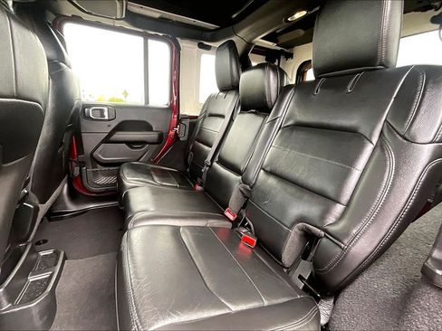 Used 2021 Jeep Wrangler Unlimited Sahara AWD/4WD image 20