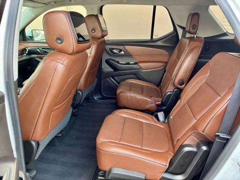 Used 2018 Chevrolet Traverse High Country w/ LPO, 'HIT The Road' Package AWD/4WD image 47