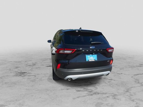 Used 2024 Ford Escape SE image 7