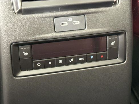 Certified 2025 MAZDA CX-70 3.3 Turbo S w/ Premium Package image 40