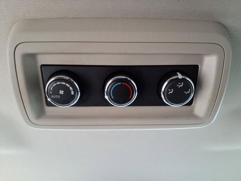 Used 2019 Dodge Journey SE image 24