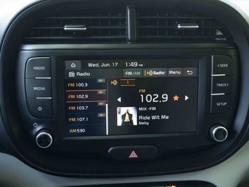 Used 2025 Kia Soul LX FWD image 27