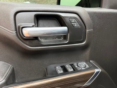 Used 2019 Chevrolet Silverado 1500 LT Trail Boss w/ Convenience Package AWD/4WD image 19