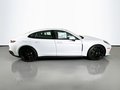 New 2025 Porsche Panamera image 8