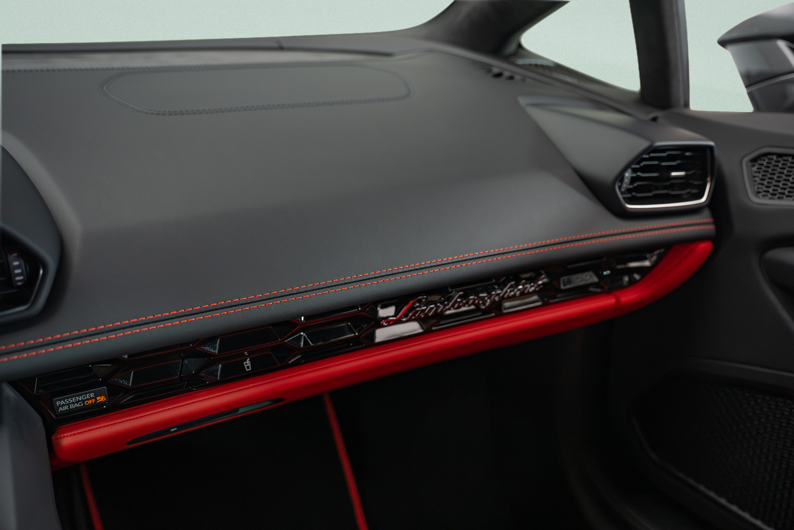 Used 2021 Lamborghini Huracan EVO RWD image 19