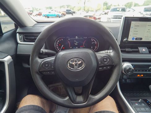 Used 2024 Toyota RAV4 XLE FWD image 19