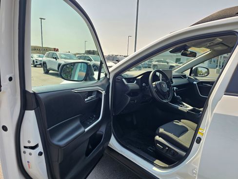 Used 2023 Toyota RAV4 AWD Hybrid image 18