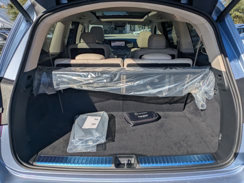 Used 2026 Mercedes-Benz GLS 450 4MATIC image 12