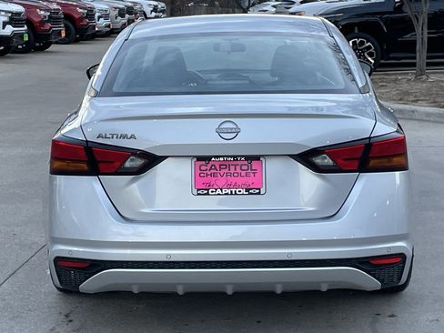Used 2024 Nissan Altima 2.5 S image 5