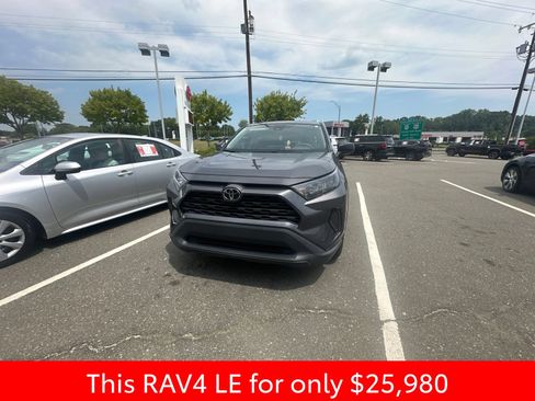 Used 2022 Toyota RAV4 LE FWD image 12