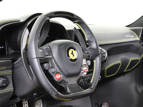 Used 2015 Ferrari 458 Speciale Coupe RWD image 38