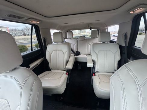 Used 2018 Ford Expedition Platinum image 22