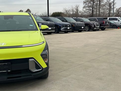 Certified 2024 Hyundai Kona SEL image 3