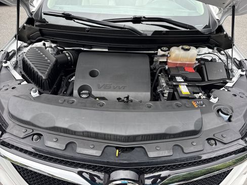 Used 2022 Buick Enclave Essence w/ Experience Buick Package FWD image 33