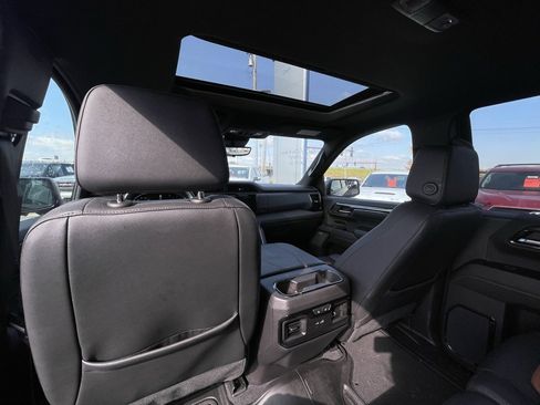 Used 2024 GMC Sierra 1500 AT4 w/ Technology Package image 27