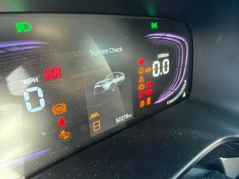 Used 2025 Kia Soul LX FWD image 5