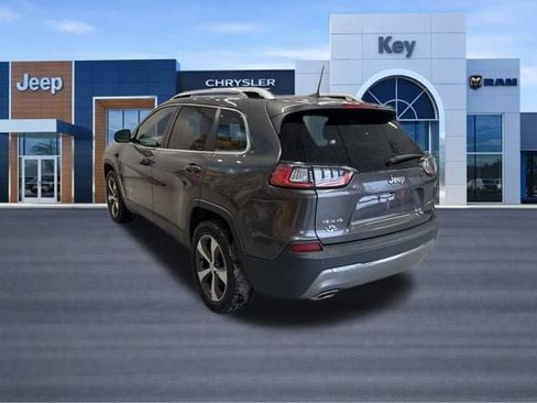Used 2019 Jeep Cherokee Limited image 3
