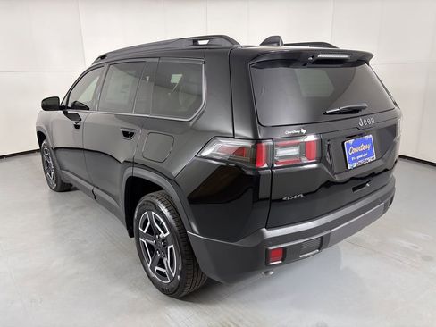 New 2026 Jeep Cherokee Laredo AWD/4WD image 6