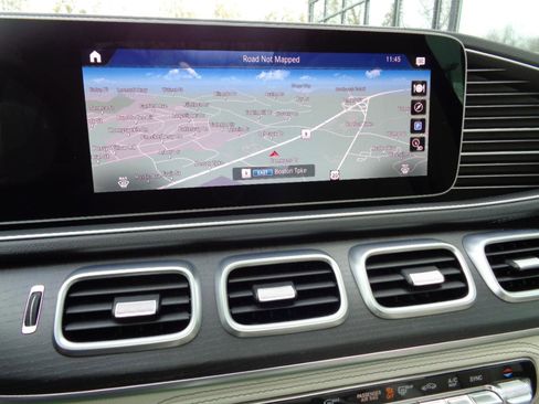 Used 2021 Mercedes-Benz GLE 450 4MATIC w/ AMG Line Exterior image 11