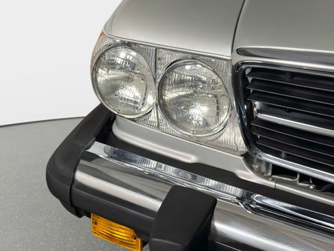 Used 1987 Mercedes-Benz 560 SL image 9