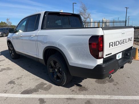 New 2026 Honda Ridgeline Black Edition image 4