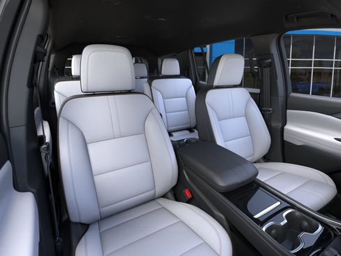 New 2026 Chevrolet Traverse High Country image 16